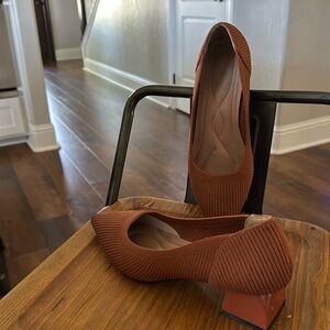 New ribbed low block heel